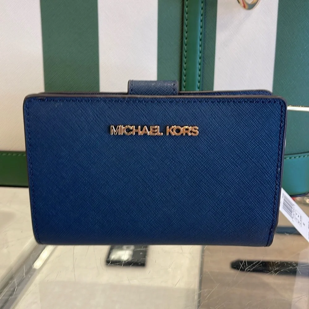MICHAEL KORS Medium Jet Set Travel Crossgrain Leather Bifold Zip Wallet Navy NWT